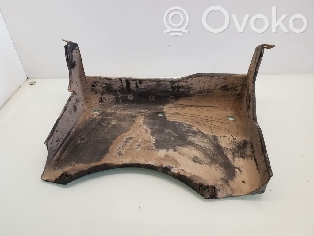 Audi A4 S4 B7 8E 8H Osłona dolna zbiornika paliwa 