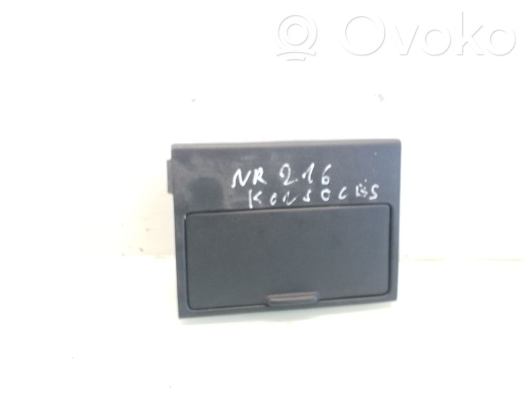 Mazda 5 Cup holder front 