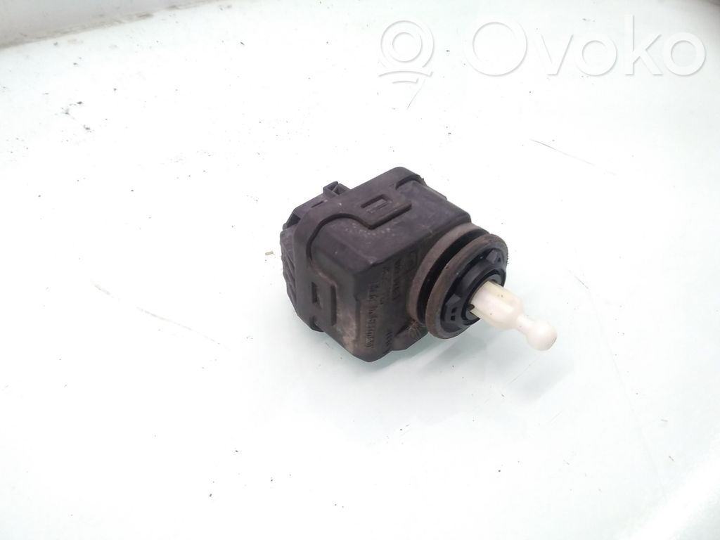 Audi A3 S3 8L Headlight level adjustment motor 
