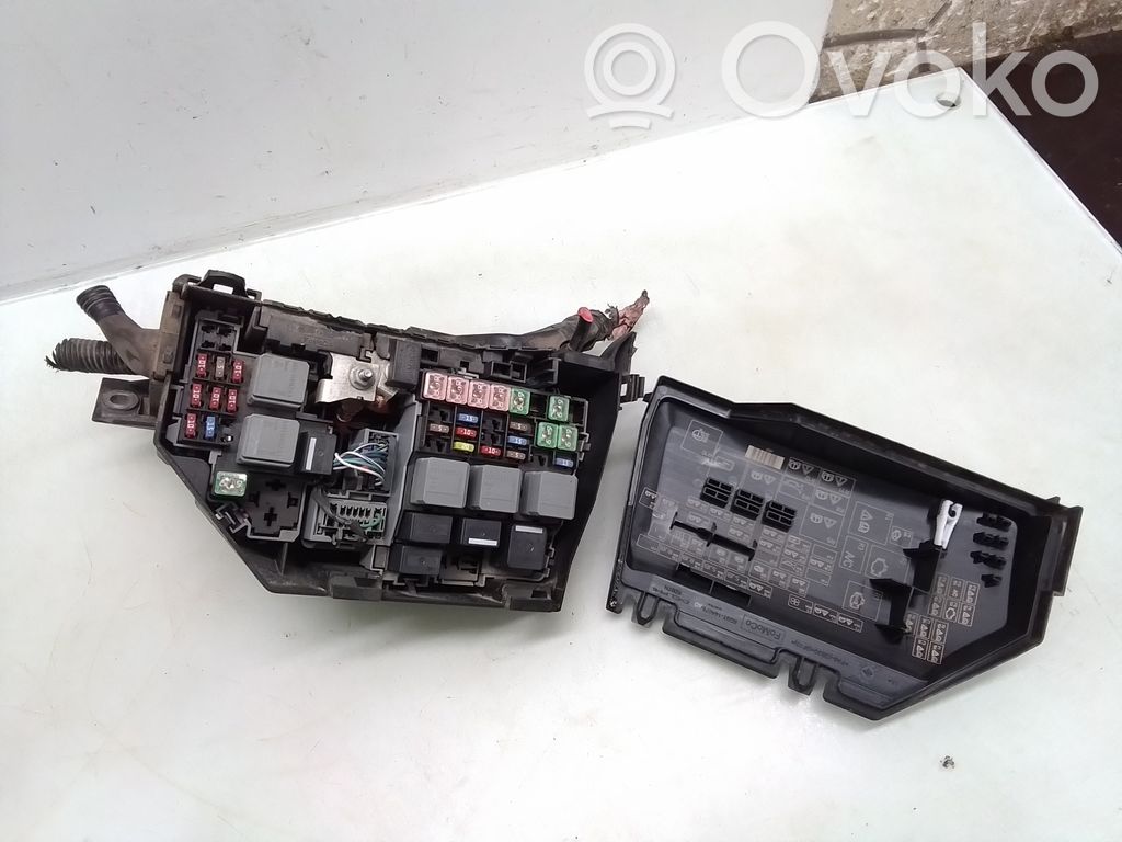 Ford Mondeo MK IV Ramka / Moduł bezpieczników 