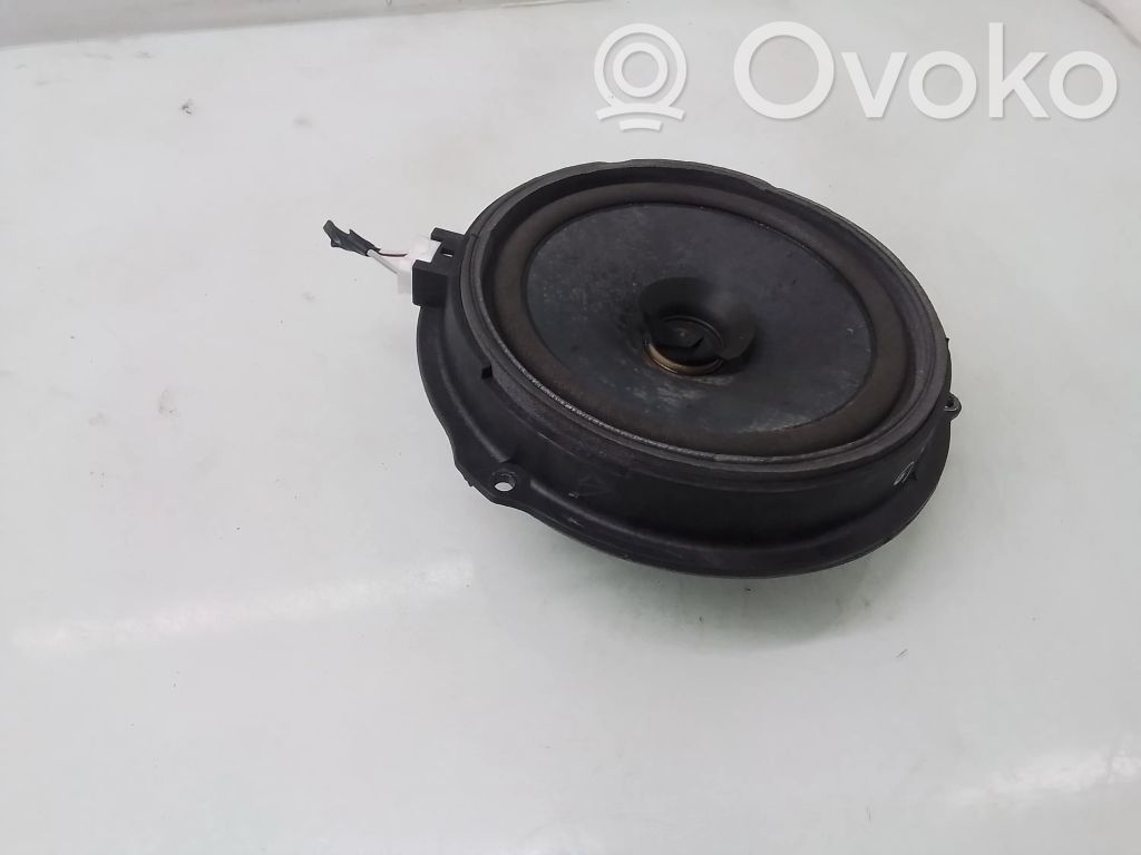 Ford Focus Rear door speaker 