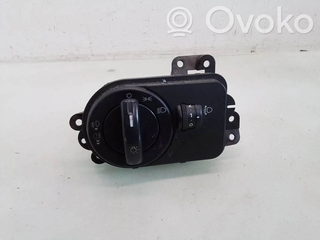 Light switch   2S6T13A024CB