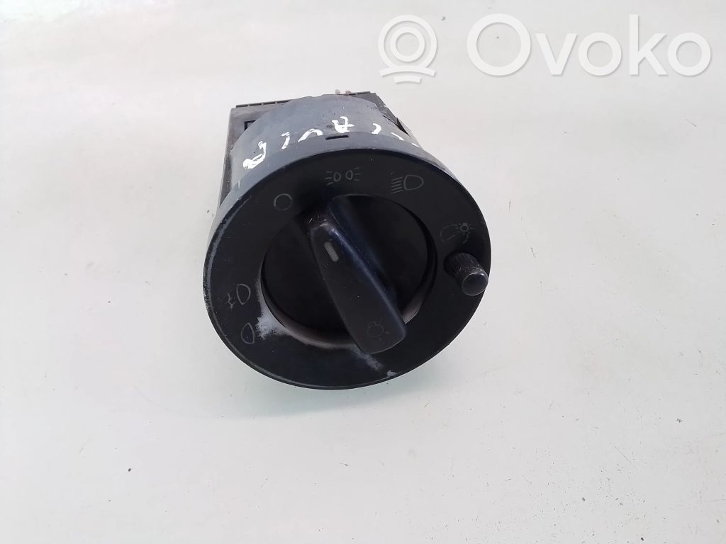 Skoda Octavia Mk1 (1U) Interrupteur d’éclairage 