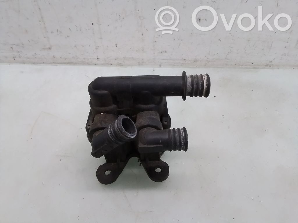 BMW 5 E34 Apsildes radiatora vārsts (-i) 