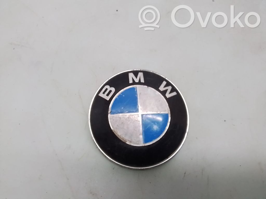 BMW 5 E34 Emblemat / Znaczek 