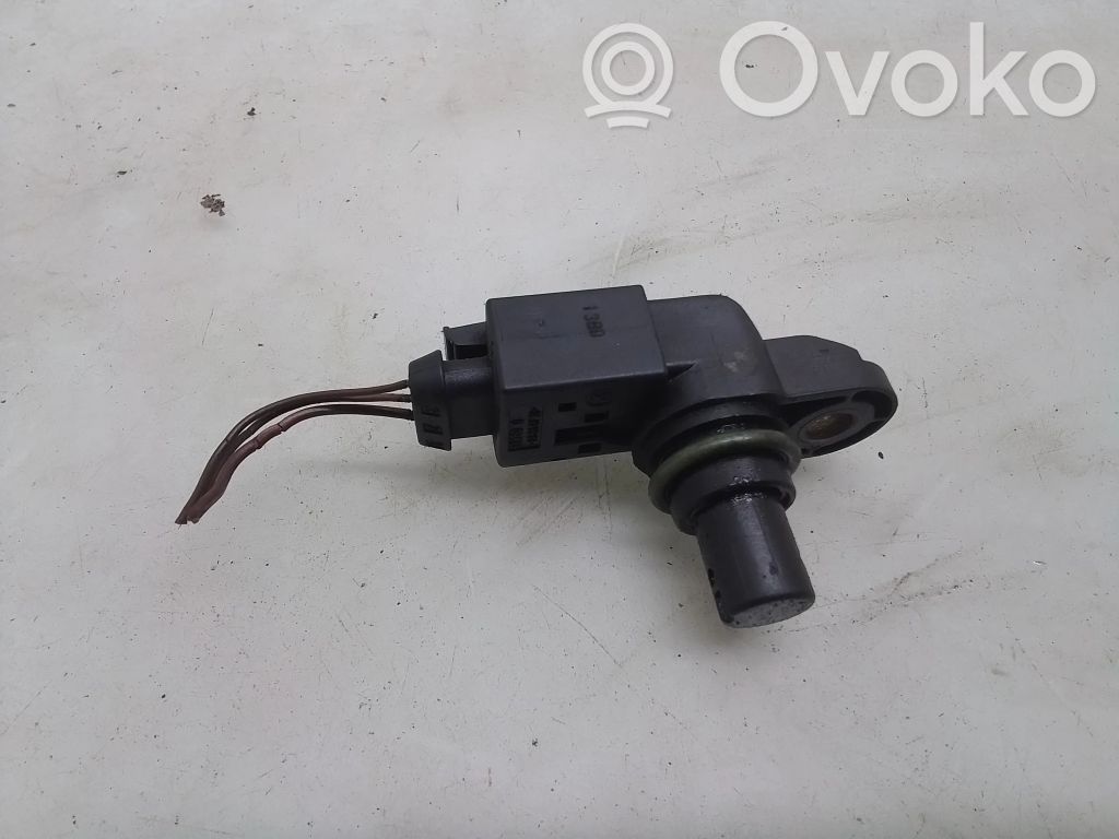 BMW 5 E39 Camshaft position sensor 