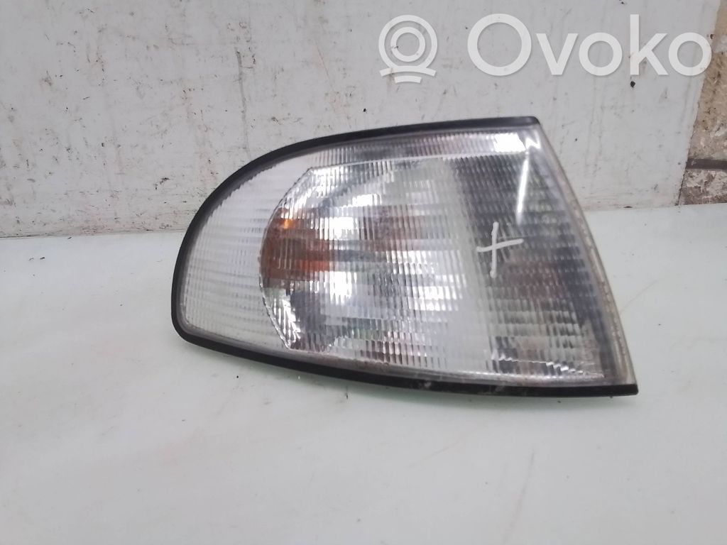 Audi A4 S4 B5 8D Front indicator light 