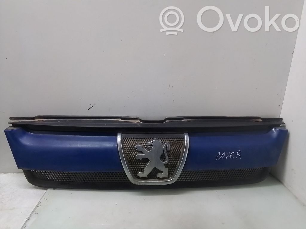 Peugeot Boxer Etupuskurin ylempi jäähdytinsäleikkö 
