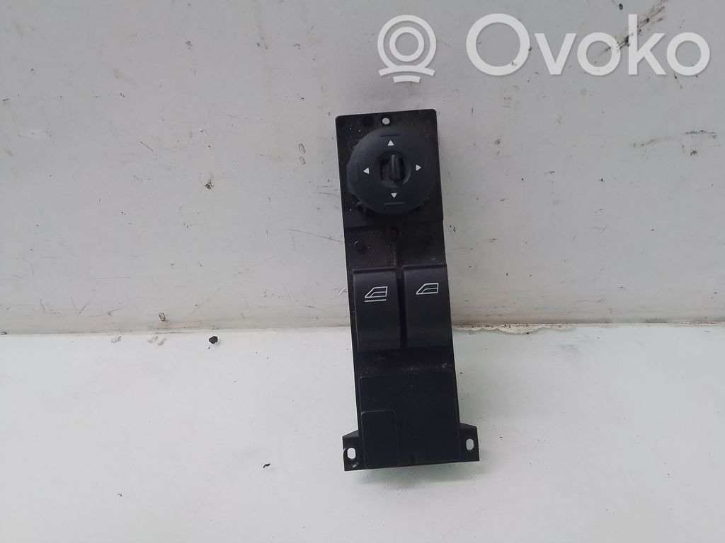 Electric window control switch   03168080