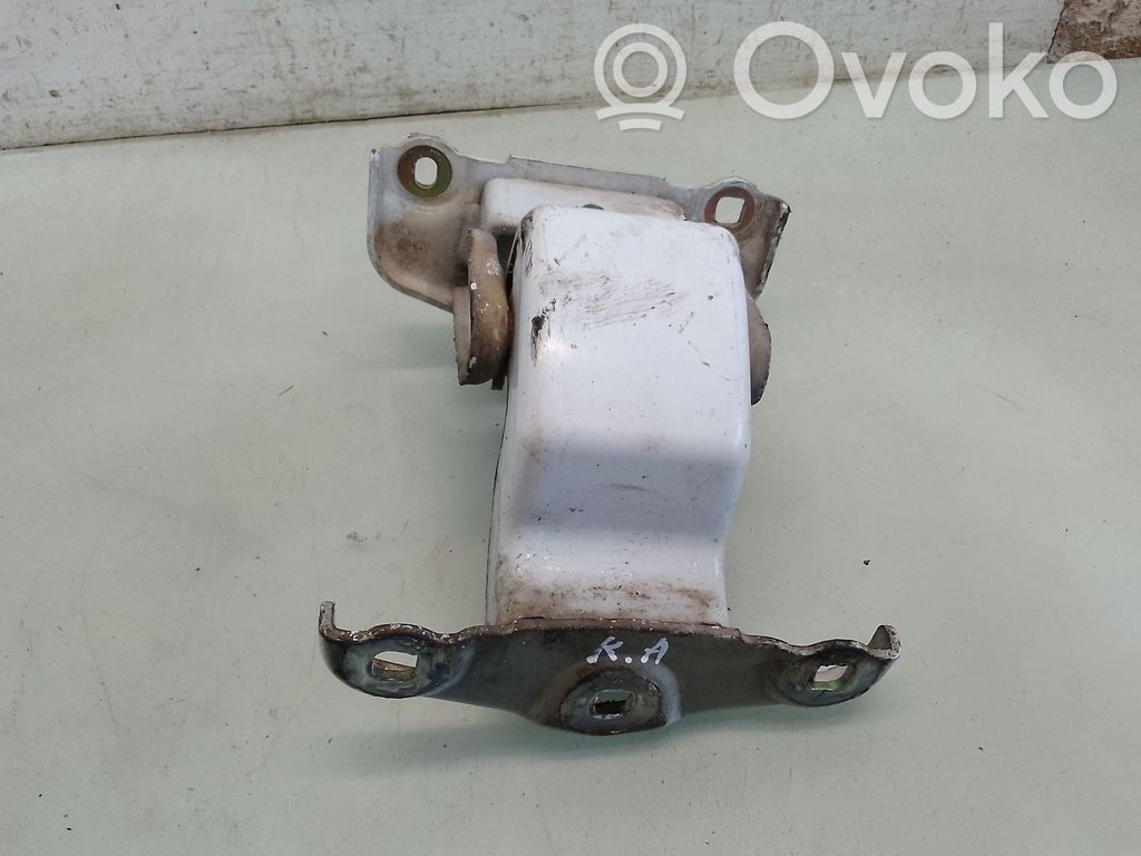 Loading door lower hinge   312304