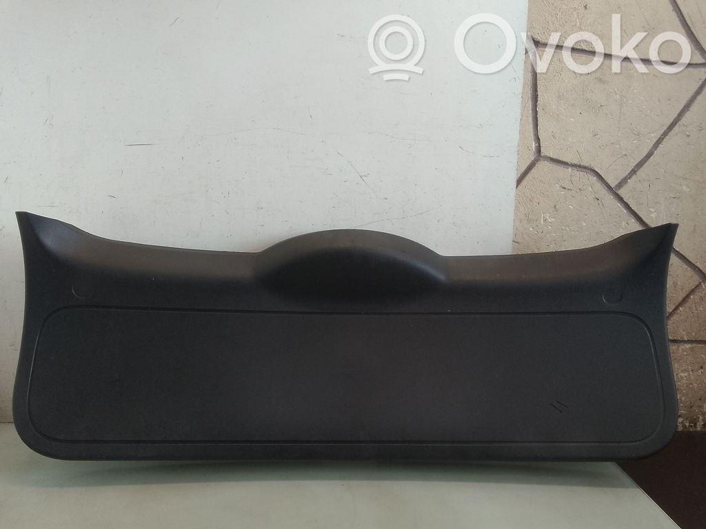 Ford Focus Tailgate/boot lid cover trim 