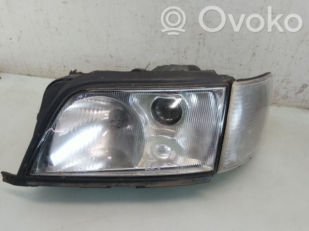 Audi A6 S6 C4 4A Lampa przednia 