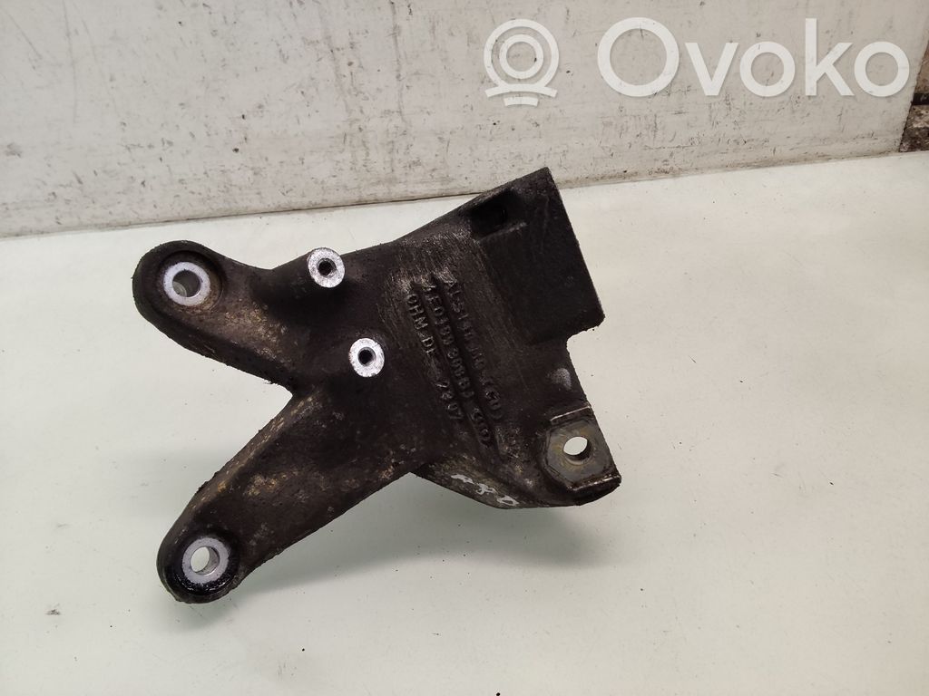 Audi A8 S8 D3 4E Engine mounting bracket 