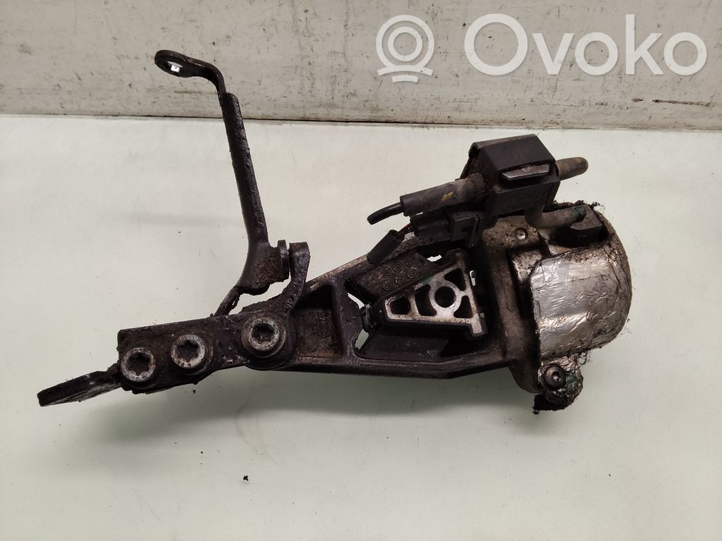 Citroen C5 Engine mount bracket 
