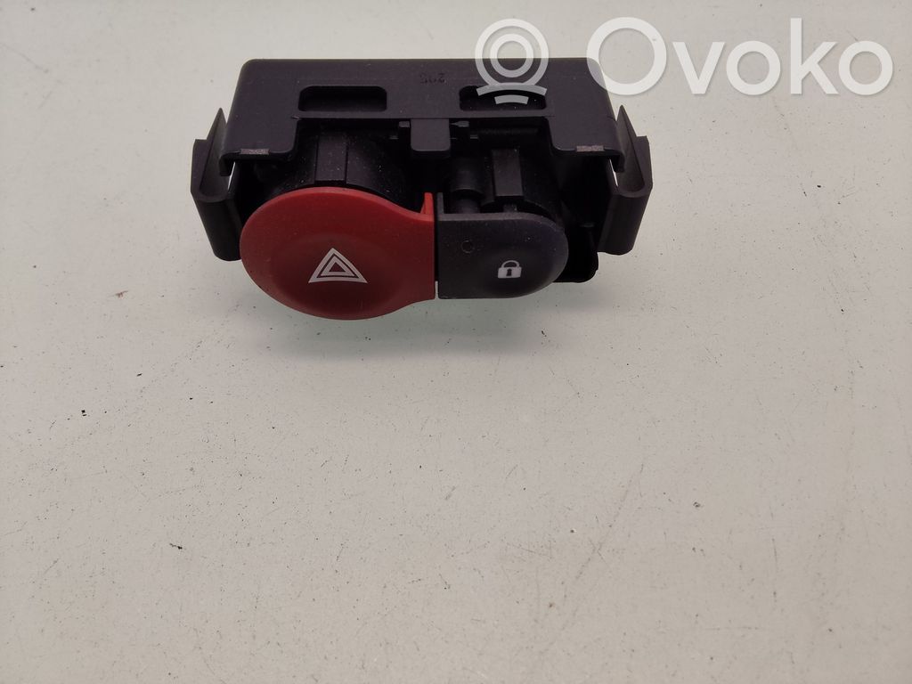 Schalter Warnblinkanlage   8200214896
