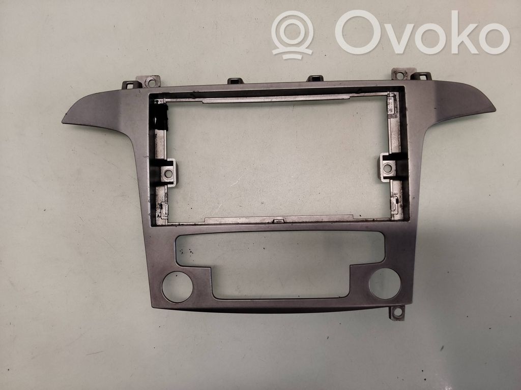Ford S-MAX Radio/GPS head unit trim 