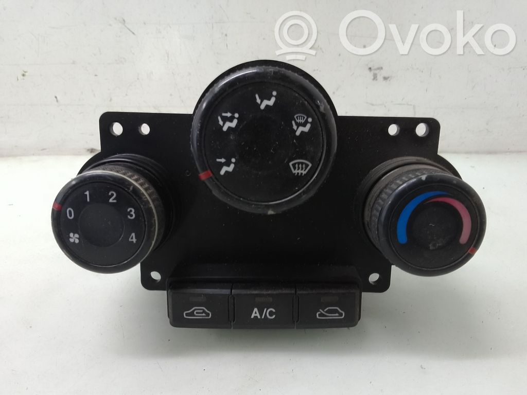 KIA Carens I Climate control unit 
