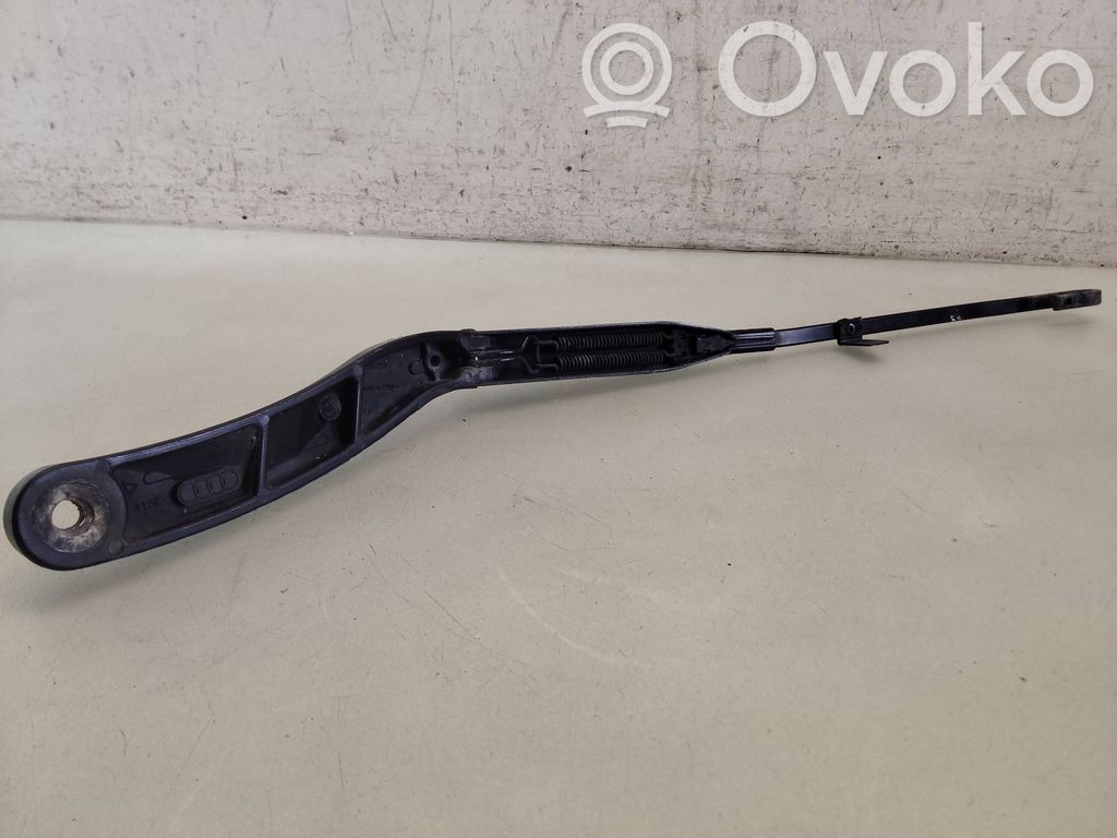 Audi A8 S8 D2 4D Front wiper blade arm 