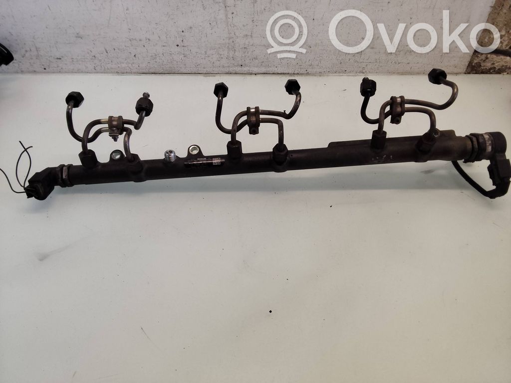 BMW 5 E60 E61 Rampă alimentare injectoare 