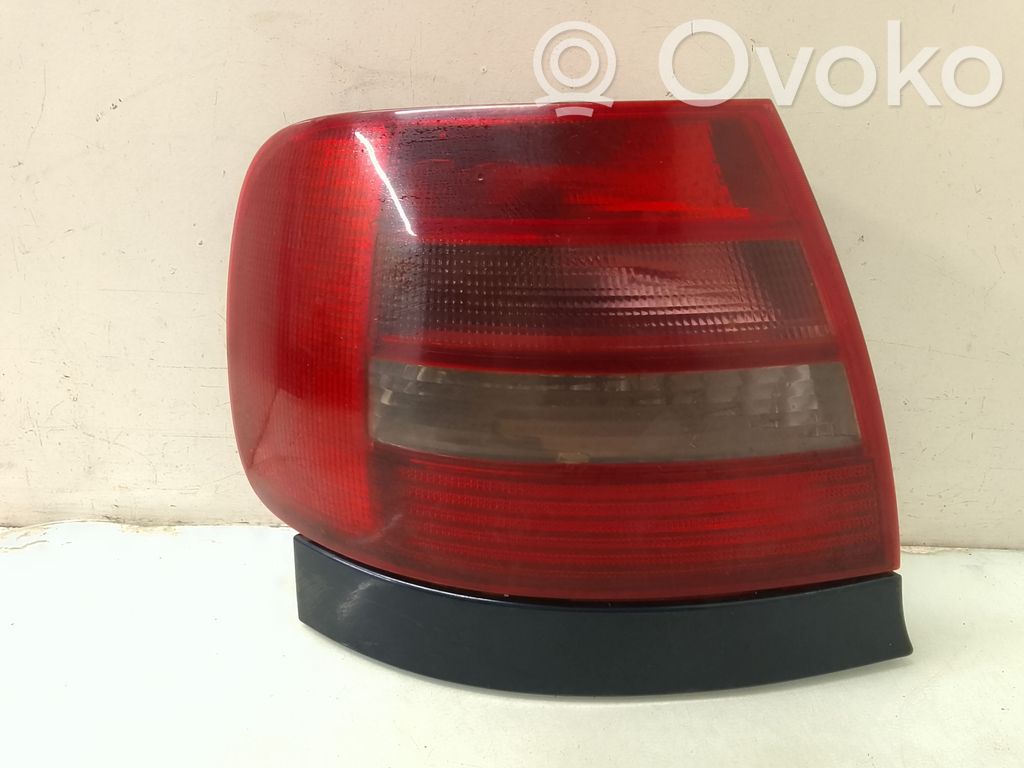 Audi A4 S4 B5 8D Lampa tylna 