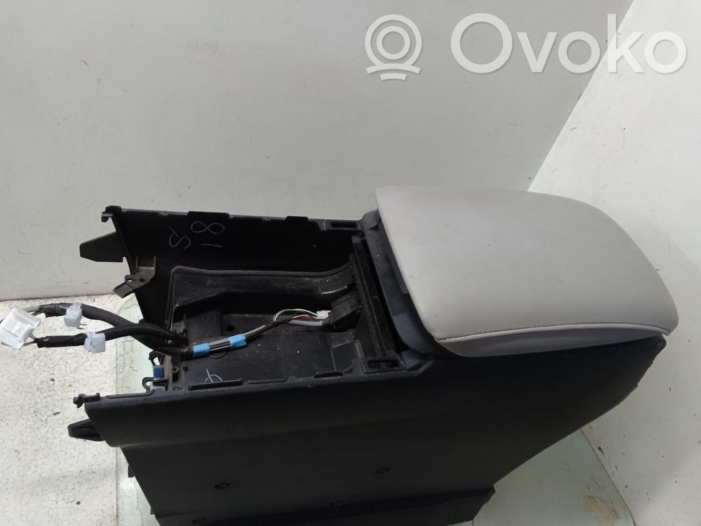 Lexus RX 450H Alte elemente consolă centrală (tunel)