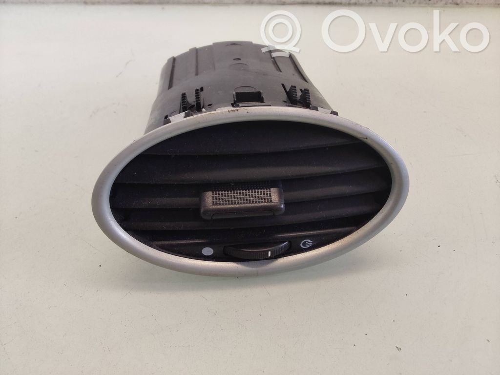 Ford Focus Copertura griglia di ventilazione laterale cruscotto 