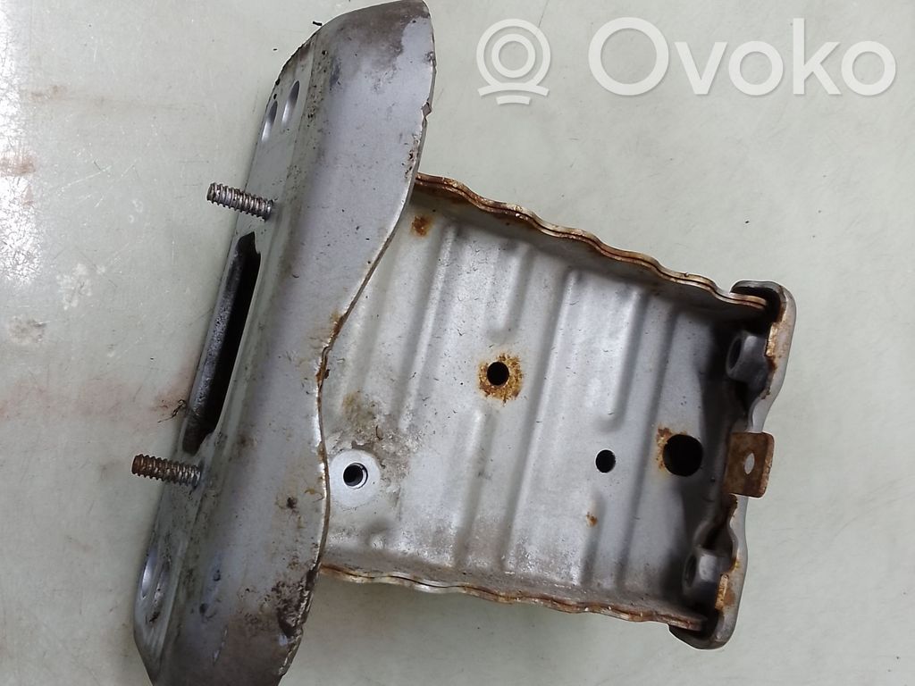 Toyota Yaris Etupuskurin törmäysvoiman vaimennin