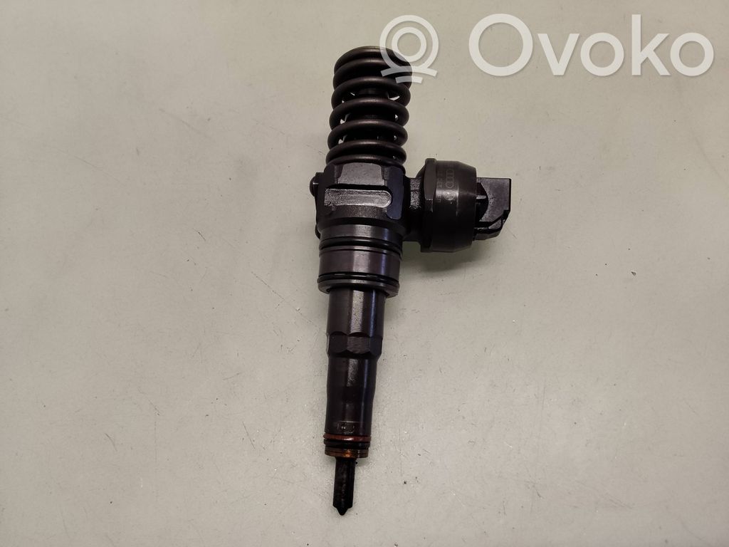 Volkswagen Golf V Injektor Einspritzdüse 
