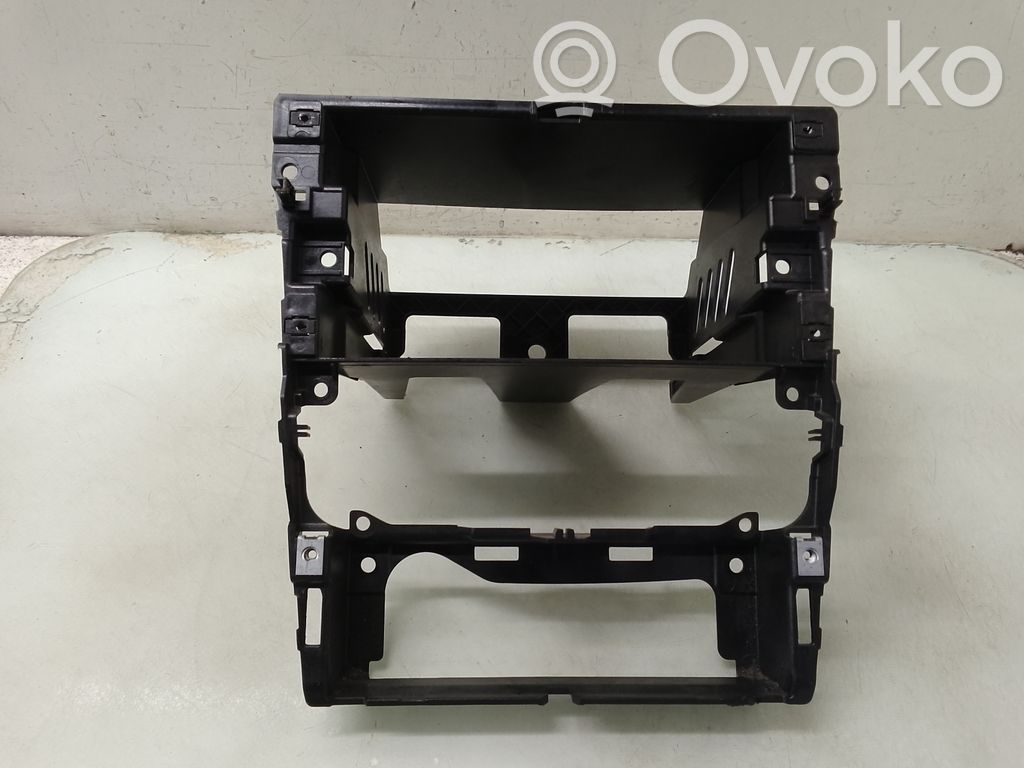 Ford Mondeo MK IV Verkleidung Radio / Navigation