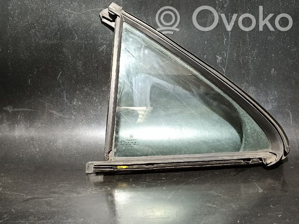 Mercedes-Benz S W220 Szyba karoseryjna tylna 