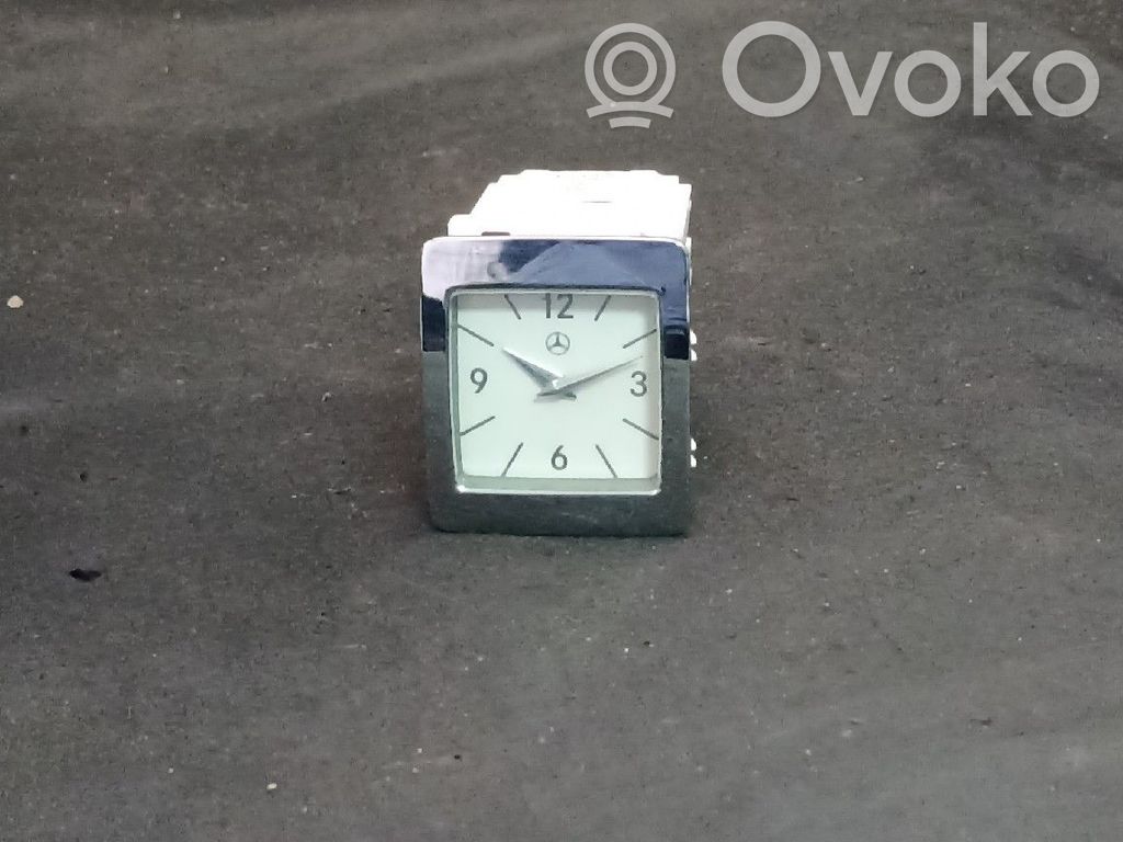Mercedes-Benz CLS C218 X218 Clock 
