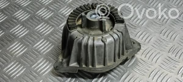 Mercedes-Benz E W212 Engine mount bracket 