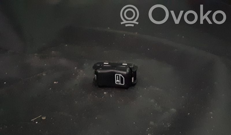 Mercedes-Benz C W202 Central locking switch button 