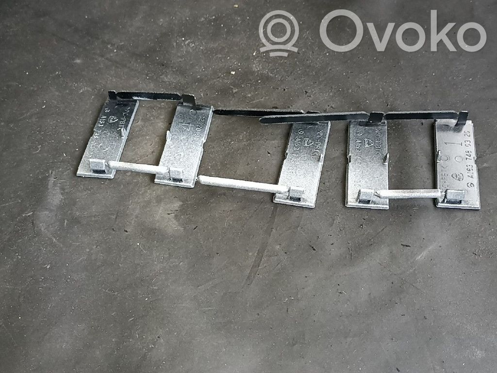 Mercedes-Benz ML W163 Tailgate/trunk side cover trim 