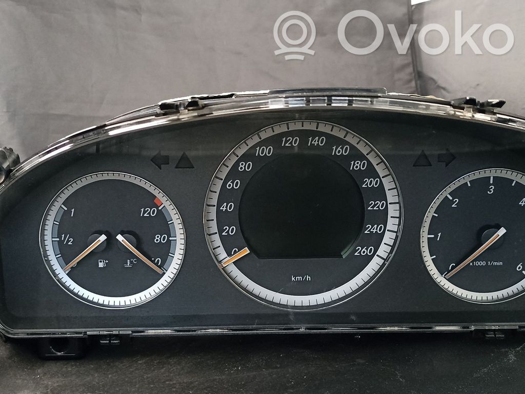 Mercedes-Benz C W204 Vitezometru (grup de instrumente) 