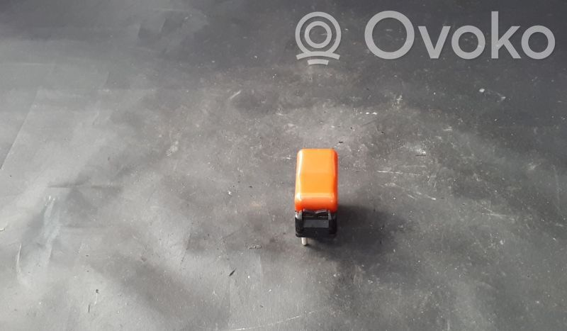 Botón interruptor de luz de peligro   1248200110,A1248200110,DEFEITODESGASTE,LUZDEPERIGO