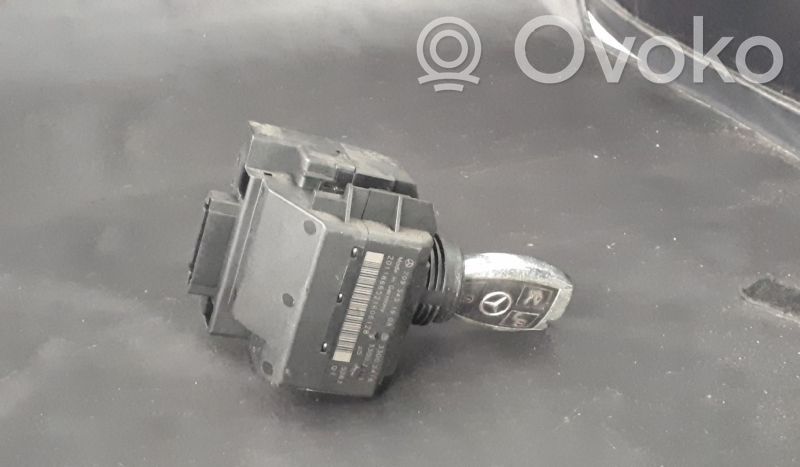 Mercedes-Benz C W203 Przycisk zapłonu Start / Stop 