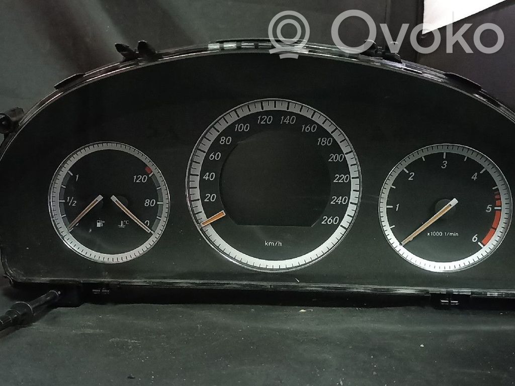 Mercedes-Benz C W204 Vitezometru (grup de instrumente) 