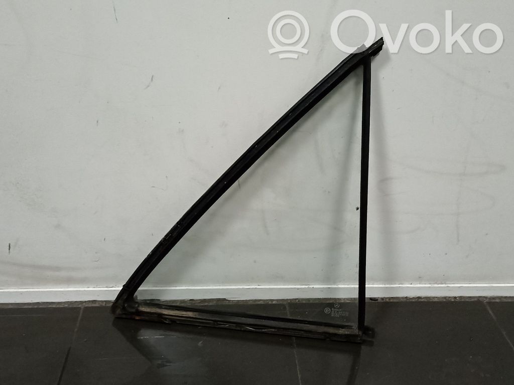 Mercedes-Benz E W124 Rear side window 
