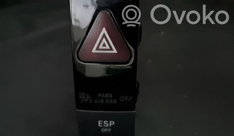 Mercedes-Benz C W204 Hazard light switch 