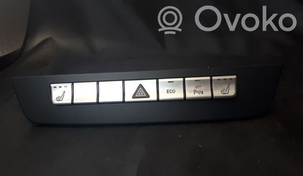 Mercedes-Benz C W204 Przycisk świateł awaryjnych 