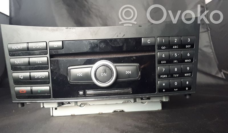 Mercedes-Benz E W212 Panel / Radioodtwarzacz CD/DVD/GPS 