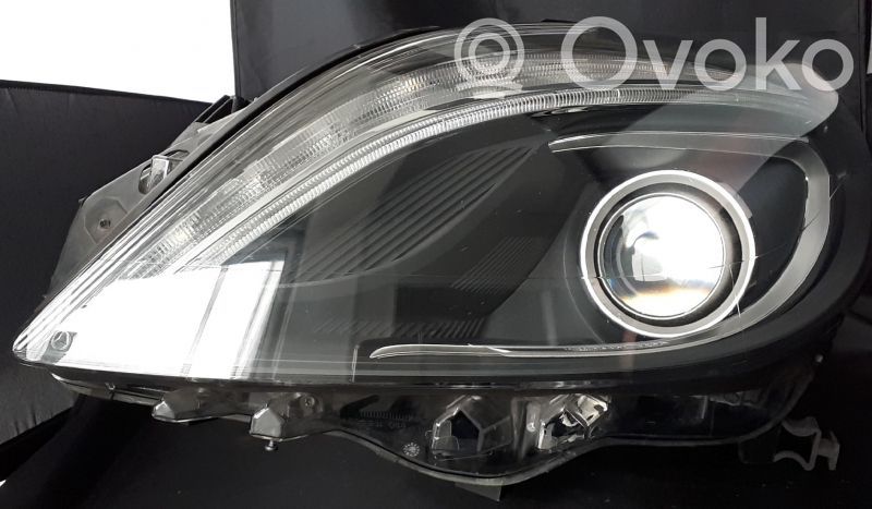 Mercedes-Benz B W246 W242 Scheinwerfer 