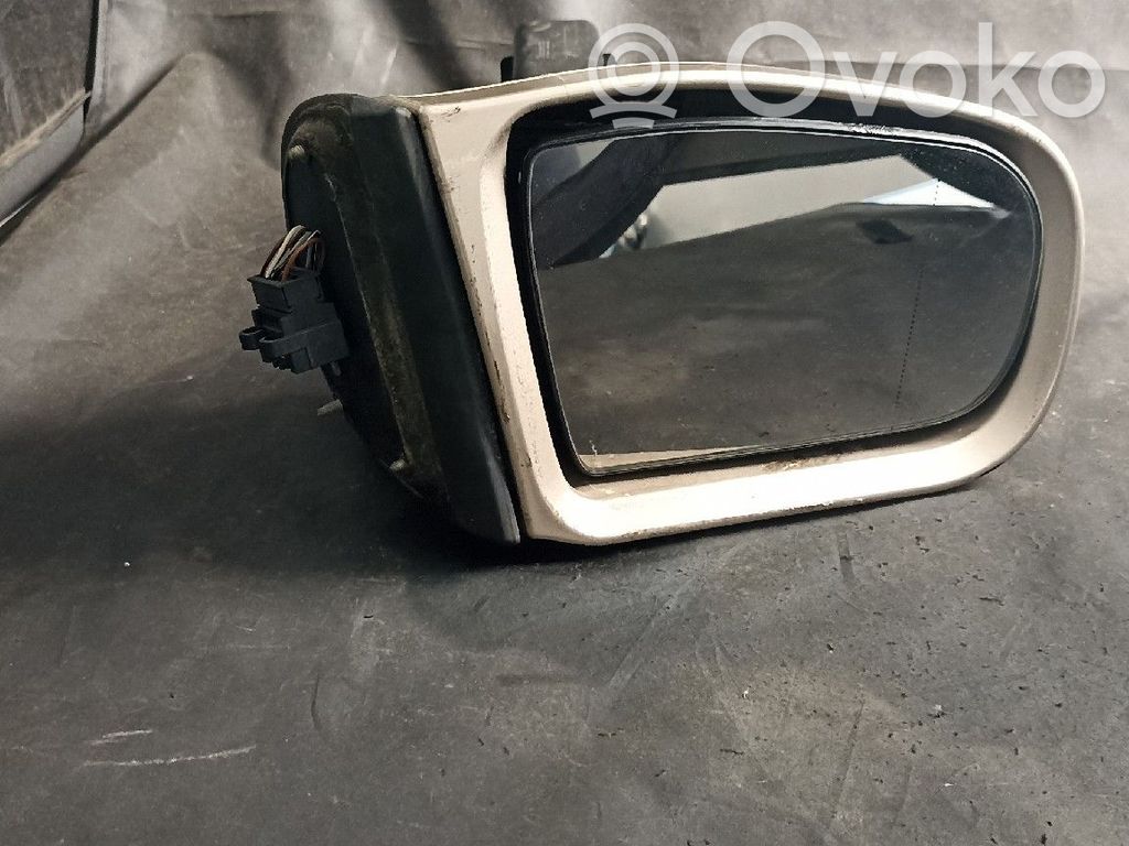 Mercedes-Benz E W210 Elektryczne lusterko boczne drzwi przednich 