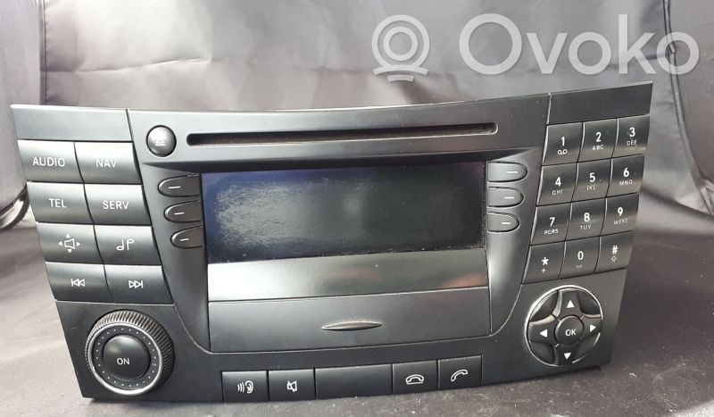 Mercedes-Benz E W211 Panel / Radioodtwarzacz CD/DVD/GPS 