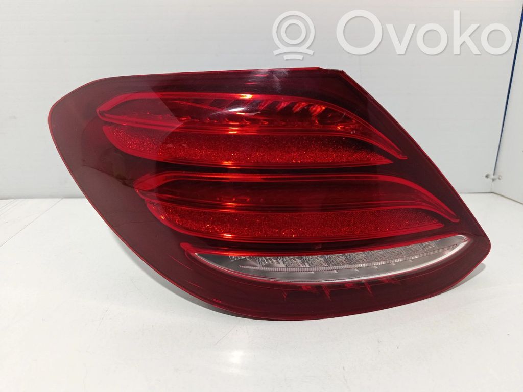 Mercedes-Benz E W213 Takaluukun takavalot 