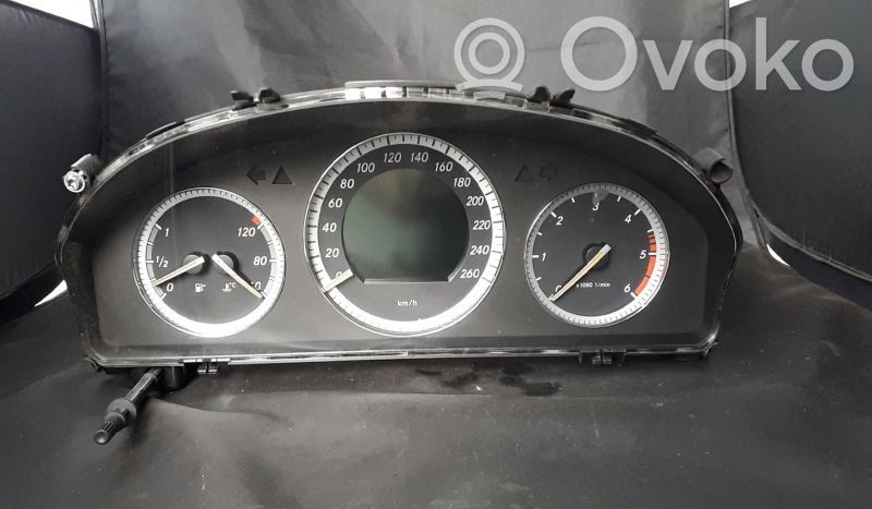 Mercedes-Benz C W204 Vitezometru (grup de instrumente) 