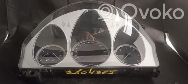 Mercedes-Benz C W204 Licznik / Prędkościomierz 