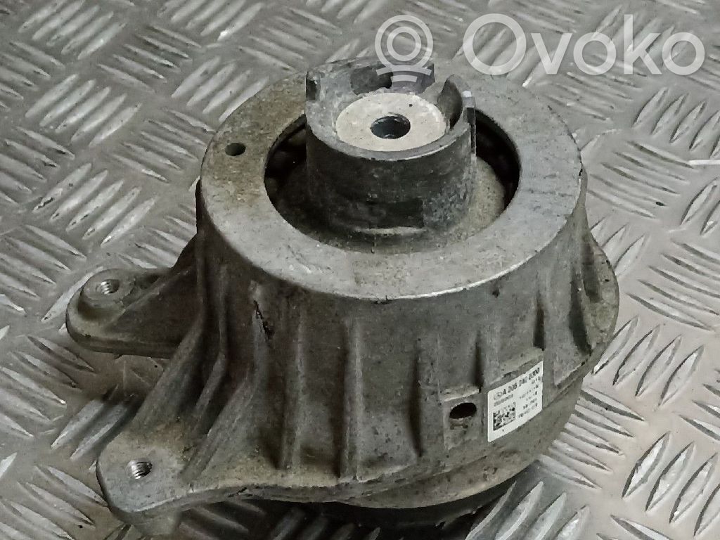 Mercedes-Benz C W205 Engine mount bracket 