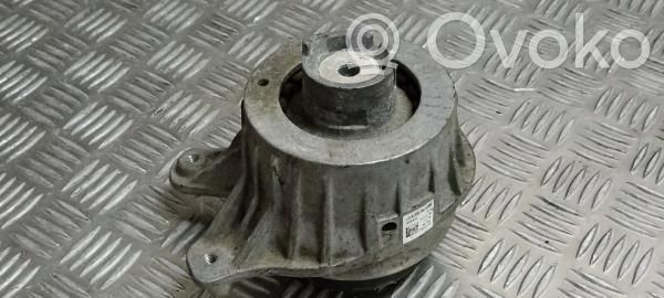 Engine mount bracket   2052400300,A2052400300,DIREITO